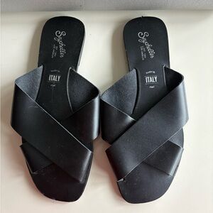 Seychelles Black Sandals Minimalist Design